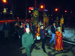 Пасхальная Полунощница и Крестный ход. Увеличить изображение. Размер файла: 133,39 Kb [800X600]