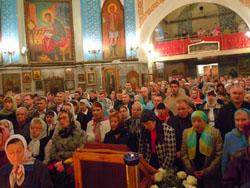 Пасхальная Божественная литургия. Увеличить изображение. Размер файла: 166,73 Kb [800X600]