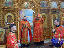 Божественная литургия в первый день Пасхи. Увеличить изображение. Размер файла: 203,62 Kb [800X600]