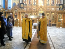 Прощание с мощами. Увеличить изображение. Размер файла: 120,37 Kb [800X600]