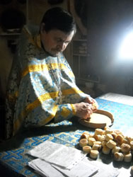 Богослужение в день празднования Казанской иконы Божией Матери. Увеличить изображение. Размер файла: 116,3 Kb [600X800]