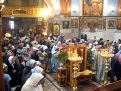 Богослужение в день празднования Казанской иконы Божией Матери. Увеличить изображение. Размер файла: 157,61 Kb [800X600]