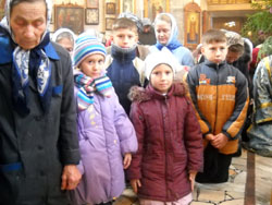 Богослужение в день празднования Казанской иконы Божией Матери. Увеличить изображение. Размер файла: 135,41 Kb [800X600]