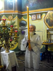 Богослужение в Боровецкой церкви в канун Рождества Христова. Увеличить изображение. Размер файла: 131 Kb [600X800]