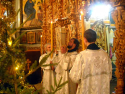 Богослужение в Боровецкой церкви в канун Рождества Христова. Увеличить изображение. Размер файла: 162,76 Kb [800X600]