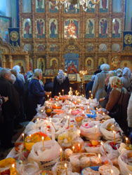 Радоница в Свято-Вознесенском соборе г. Набережные Челны. Увеличить изображение. Размер файла: 173,75 Kb [600X800]