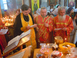 Радоница в Свято-Вознесенском соборе г. Набережные Челны. Увеличить изображение. Размер файла: 162,76 Kb [800X600]