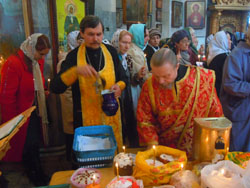 Радоница в Свято-Вознесенском соборе г. Набережные Челны. Увеличить изображение. Размер файла: 146,22 Kb [800X600]