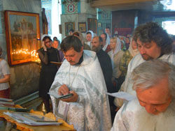 Троицкая родительская суббота в Боровецкой церкви. Увеличить изображение. Размер файла: 131,25 Kb [800X600]