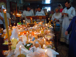 Троицкая родительская суббота в Боровецкой церкви. Увеличить изображение. Размер файла: 140,93 Kb [800X600]