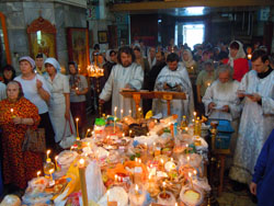 Троицкая родительская суббота в Боровецкой церкви. Увеличить изображение. Размер файла: 174,43 Kb [800X600]