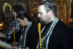 Чтенние канона Андрея Критского в Боровецком храме г. Набережные Челны. Увеличить изображение. Размер файла: 100,3 Kb [800X536]