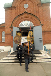 Божественная литургия в день памяти великомученика Димитрия Солунского. Увеличить изображение. Размер файла: 151,15 Kb [536X800]