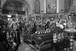 Увеличить изображение. Вынос Плащаницы. 800х536. 160кБ