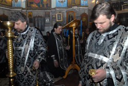 Чтенние канона Андрея Критского в Боровецком храме г. Набережные Челны. Увеличить изображение. Размер файла: 132,53 Kb [800X536]