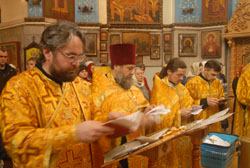 Божественная литургия в день памяти великомученика Димитрия Солунского. Увеличить изображение. Размер файла: 140,35 Kb [800X536]