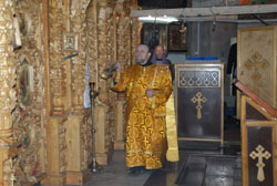 Каждение. Диакон Николай Ярин. Увеличить изображение. Размер файла: 139,99 Kb [800X536]