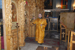 Каждение. Диакон Николай Ярин. Увеличить изображение. Размер файла: 143,93 Kb [800X536]