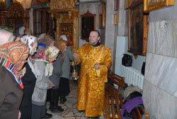 Каждение. Диакон Николай Ярин. Увеличить изображение. Размер файла: 129,92 Kb [800X536]