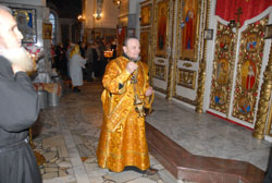 Каждение. Диакон Николай Ярин. Увеличить изображение. Размер файла: 143,22 Kb [800X536]