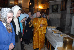 Каждение. Диакон Николай Ярин. Увеличить изображение. Размер файла: 119,7 Kb [800X536]