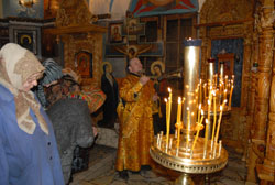 Каждение. Диакон Николай Ярин. Увеличить изображение. Размер файла: 139,93 Kb [800X536]