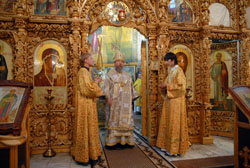 Владыка Анастасий в Челнах. Увеличить изображение. Размер файла: 186,71 Kb [800X536]