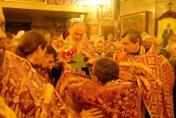 Всенощное Бдение в канун Воздвижения Креста Господня. Увеличить изображение. Размер файла: 155,9 Kb [800X536]