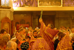 Всенощное Бдение в канун Воздвижения Креста Господня. Увеличить изображение. Размер файла: 116,77 Kb [800X536]