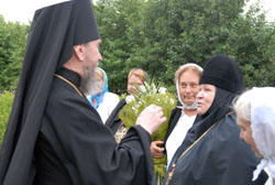 Владыка Анастасий в Челнах. Увеличить изображение. Размер файла: 119,4 Kb [800X536]