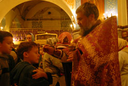 Всенощное Бдение в канун Воздвижения Креста Господня. Увеличить изображение. Размер файла: 120,87 Kb [800X536]