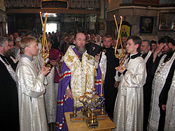 Архиерейское богослужение в день праздника Вознесения Господня. Увеличить изображение. Размер файла: 223,7 Kb [800X600]