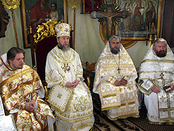 Архиерейское богослужение в день праздника Вознесения Господня. Увеличить изображение. Размер файла: 274,09 Kb [800X600]