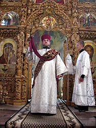 Архиерейское богослужение в день праздника Вознесения Господня. Увеличить изображение. Размер файла: 294,73 Kb [600X800]