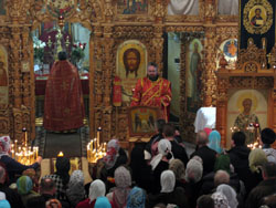 Пасхальная Божественная литургия. Увеличить изображение. Размер файла: 161,39 Kb [800X600]