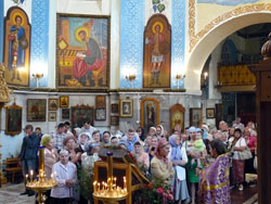 Чин выноса Креста и освящение меда в Свято-Вознесенском соборе. Увеличить изображение. Размер файла: 142,85 Kb [800X600]