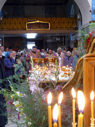 Чин выноса Креста и освящение меда в Свято-Вознесенском соборе. Увеличить изображение. Размер файла: 146,07 Kb [600X800]