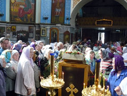 Чин выноса Креста и освящение меда в Свято-Вознесенском соборе. Увеличить изображение. Размер файла: 136,89 Kb [800X600]