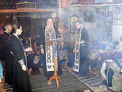 Чтение покоянного канона Андрея Критского в Боровецком храме г. Набережные Челны. Увеличить изображение. Размер файла: 800х536