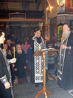 Чтение покоянного канона Андрея Критского в Боровецком храме г. Набережные Челны. Увеличить изображение. Размер файла: 800х536