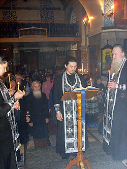 Чтение покоянного канона Андрея Критского в Боровецком храме г. Набережные Челны. Увеличить изображение. Размер файла: 800х536