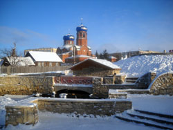 Родник около Свято-Вознесенского собора г. Набережные Челны. Увеличить изображение. Размер файла: 126,25 Kb [800X600]