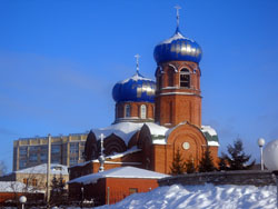 Родник около Свято-Вознесенского собора г. Набережные Челны. Увеличить изображение. Размер файла: 108,51 Kb [800X600]
