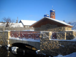 Родник около Свято-Вознесенского собора г. Набережные Челны. Увеличить изображение. Размер файла: 124,8 Kb [800X600]