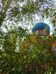 Весенний храм. Виды Свято-Вознесенского собора.Увеличить изображение. Размер файла: 298,4 Kb [600X800]