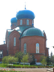 Весенний храм. Виды Свято-Вознесенского собора.Увеличить изображение. Размер файла: 119,58 Kb [600X800]