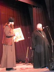 Выступление Александра Барыкина. Увеличить изображение. Размер файла: 110,93 Kb [600X800]