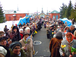 Ярмарка в Боровецкой церкви. Увеличить изображение. Размер файла: 182,02 Kb [800X600]