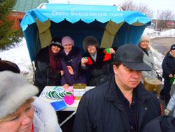 Ярмарка в Боровецкой церкви. Увеличить изображение. Размер файла: 136,17 Kb [800X600]