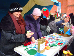 Ярмарка в Боровецкой церкви. Увеличить изображение. Размер файла: 164,44 Kb [800X600]